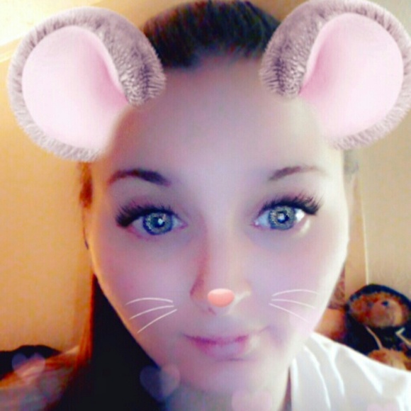 Meet your Posher, Tiffany - Picture 1 of 1